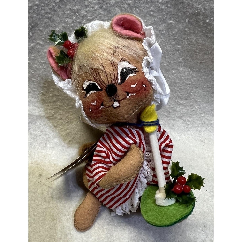 Annalee Dolls 7 inch Tuckered Girl Mouse Christmas Felt Figure 7749 Red White